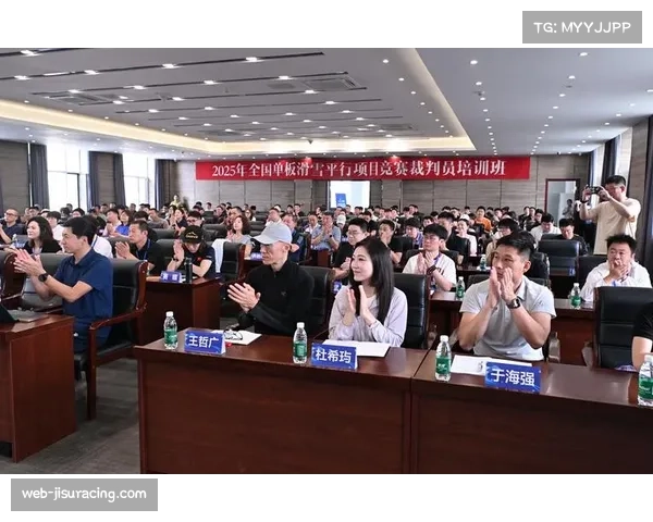 中国首批十二名斯诺克裁判赴英培训助力国内职业裁判体系建设 中国首批十二名斯诺克裁判赴英培训助力国内职业裁判体系建设