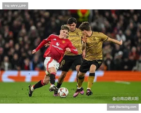 B费滑倒后迅速起身破门,展现红魔队长坚韧本色 B费滑倒后迅速起身破门,展现红魔队长坚韧本色